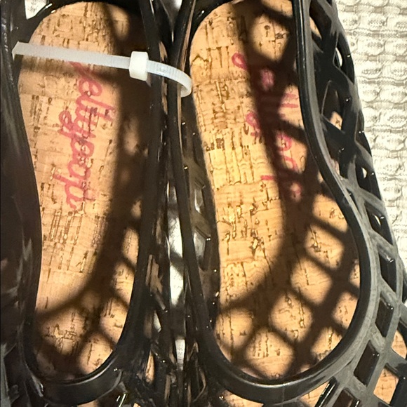 Black Women’s Lattice Jelly Pop Rubber - Picture 2 of 5